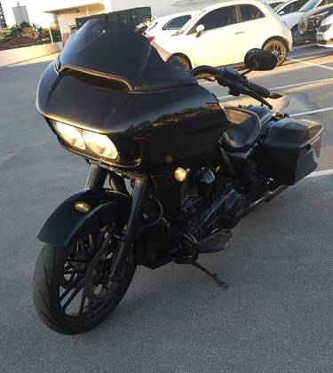 HARLEY-DAVIDSON CVO ROAD GLIDE 